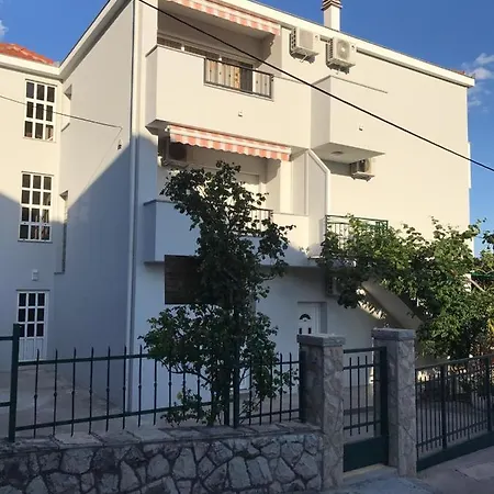 アパート Zulim トロギール