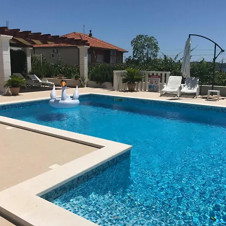 Apartament Zulim *